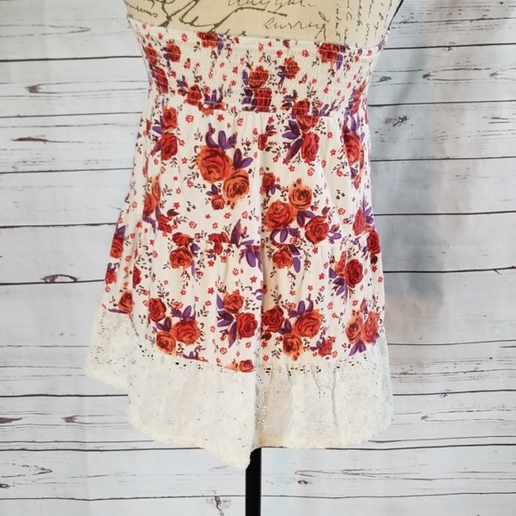 Decree Floral tube halter top with lace detail - Picture 4 of 7